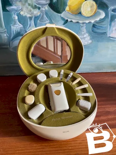 Vintage coffret rasoir et manucure Philips