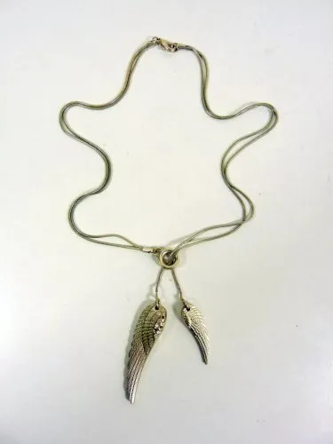 Vintage double collier argent ? et petites pierres, décor ailes P - 21,3 grs.