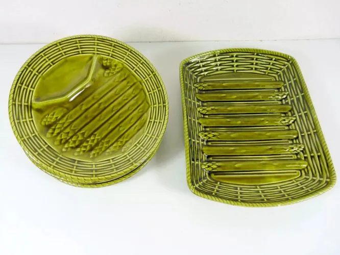 Vintage lot de 7 assiettes à asperges & 1 plateau faïence Sarreguemines signées
