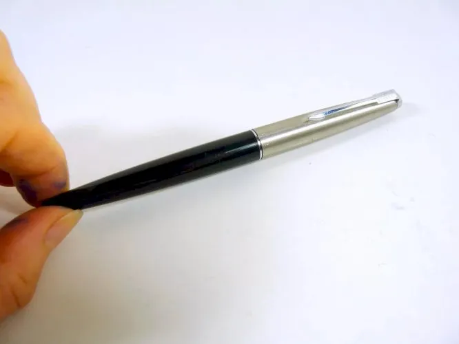 Vintage stylo à plume PARKER made in England argenté/noir signé