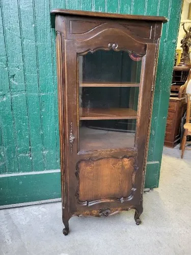 VITRINE 1 PORTE AVEC 3 COTES VITRES EN NOYER STYLE LOUIS XV