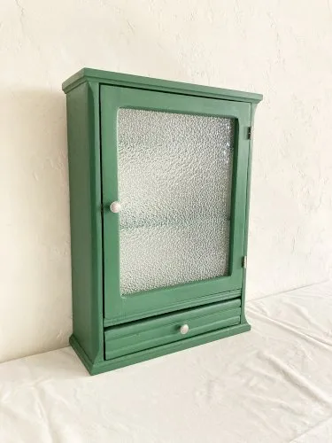 Vitrine murale ancienne en bois massif