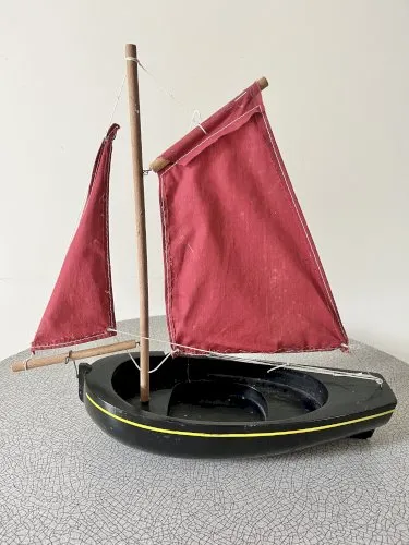 Voilier de Bassin Tirot 206, jouet navigable en bois