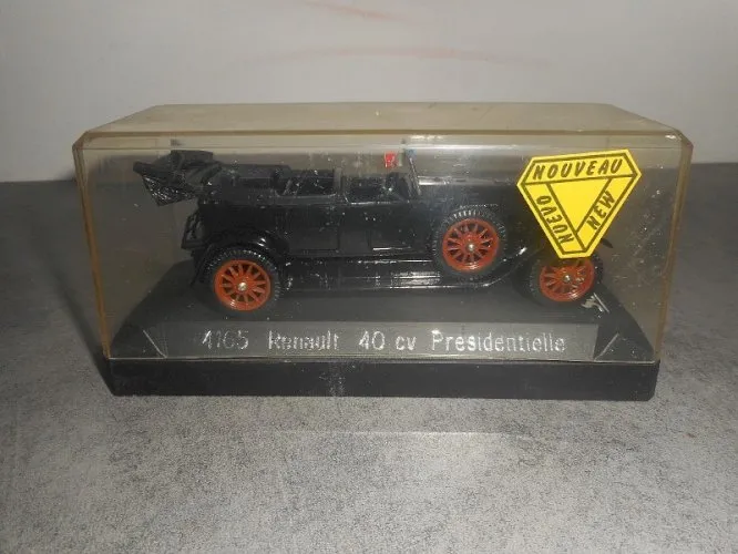 VOITURE 4165 RENAULT 40 CV PRESIDENTIELLE SOLIDO N° 39