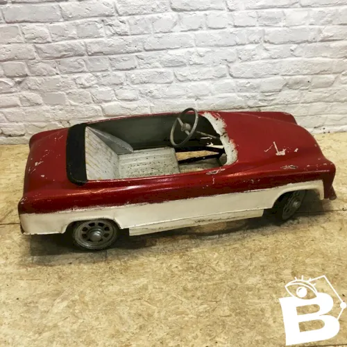 Voiture à pédales chrysler de chez Judez