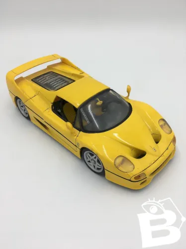 Voiture en métal 1/18 Maisto Ferrari F50