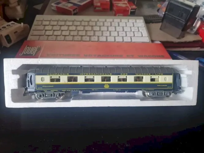 VOITURE MINIATURE TRAIN HO JOUEF PULLMAN C.I.W.L. REF. 5610