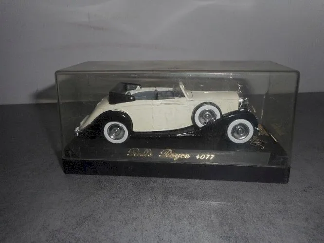 VOITURE ROLLS ROYCE 4077 SOLIDO N° 40