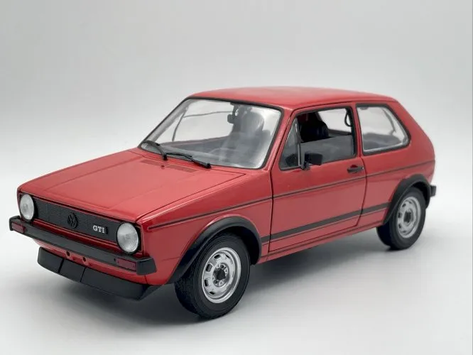 Volkswagen Golf GTI (1977) 1/18 Solido