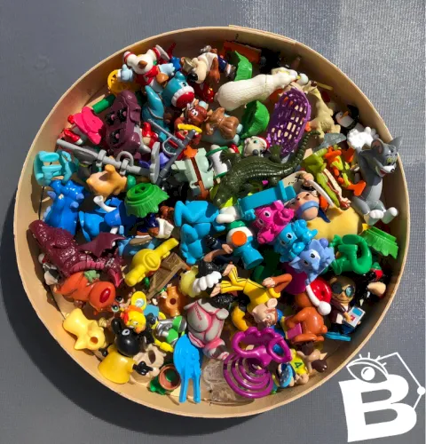 Vrac de jouets et pièces Kinder