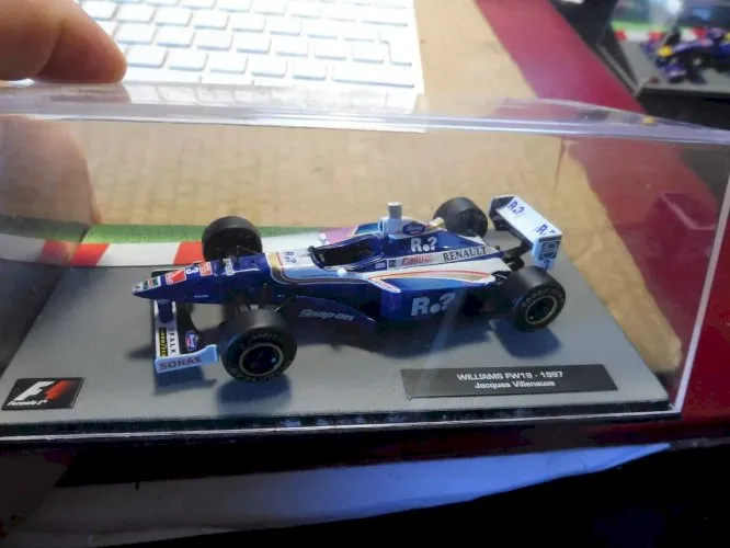 Williams FW 19 - 1997 jacques villeneuve   - formule 1 1/43