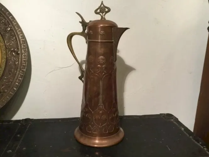 yd belle verseuse cafetière Dinanderie cuivre Art-Nouveau LEROUSSEL MANCHE