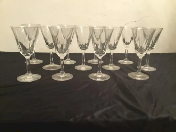 yd SAINT LOUIS CERDAGNE 12 VERRES A VIN CRISTAL TAILLÉ