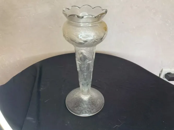 yd Vase soliflore Cristal Baccarat guillochée ciselé
